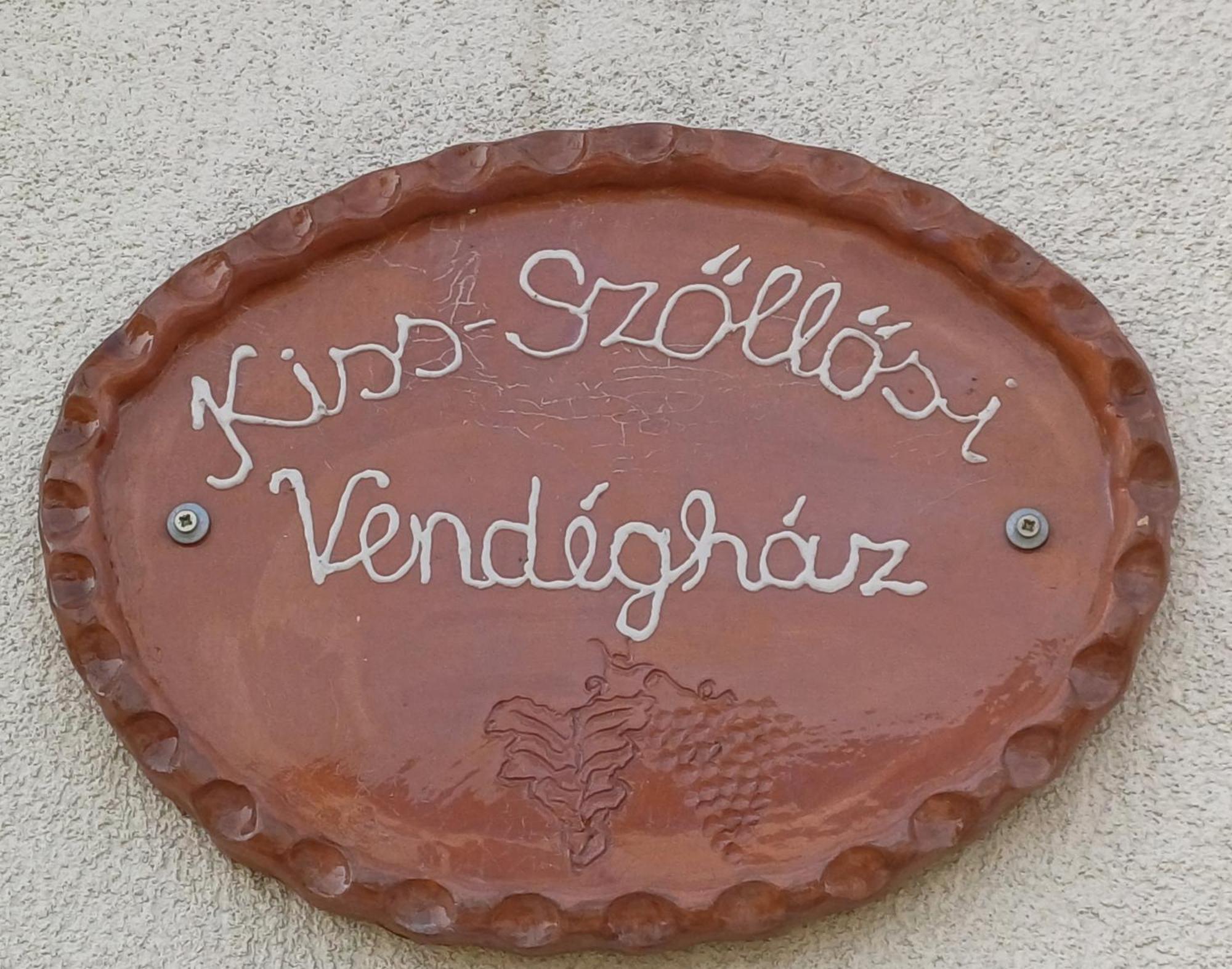 Kiss-Szőllősi Vendègház Debrecen Exterior foto